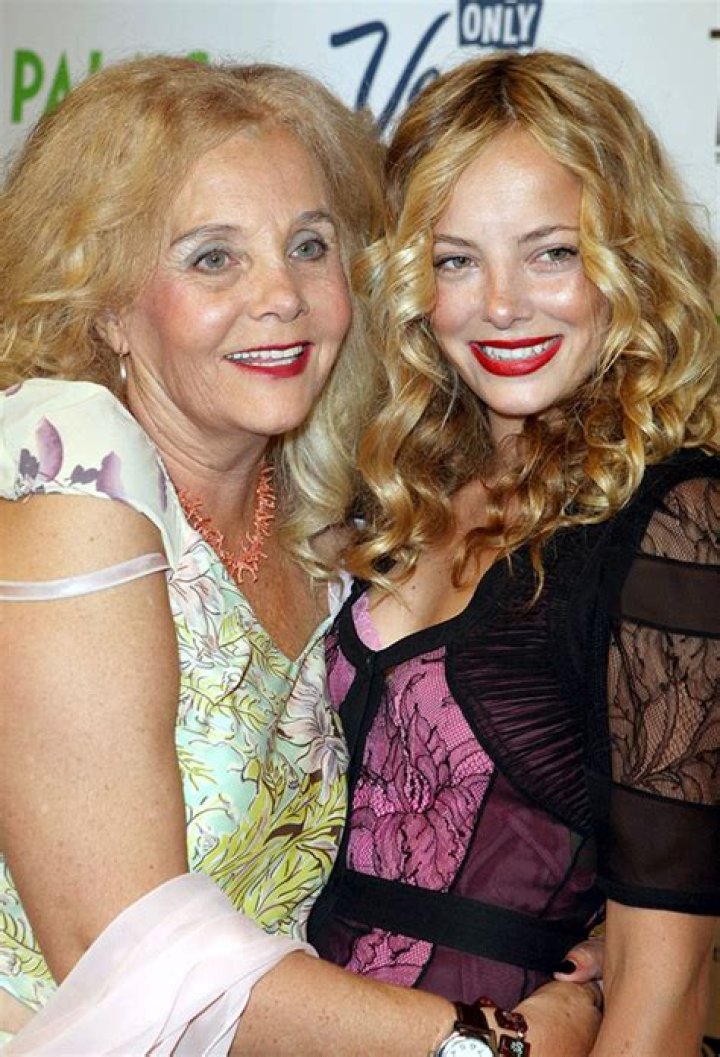 Bijou Phillips Net Worth: How Much Is Bijou Phillips Worth?