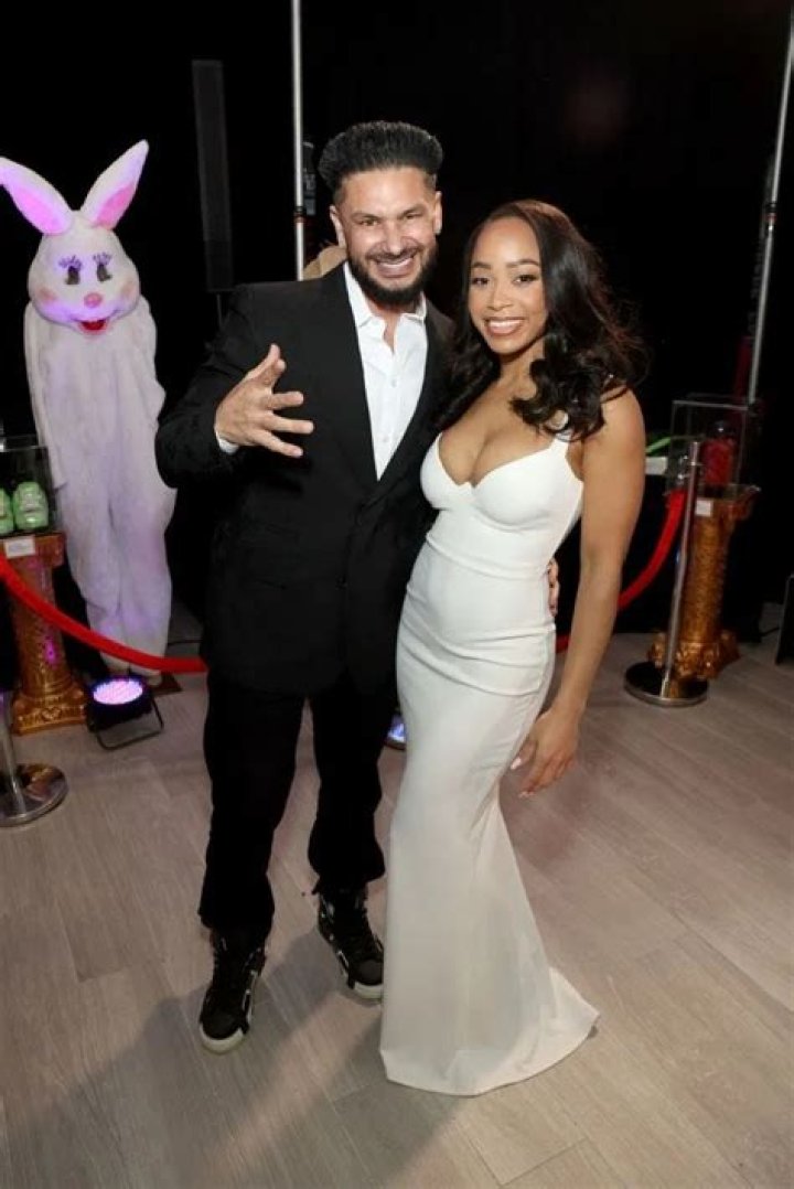Jersey Shore: Are Nikki Hall & Pauly DelVecchio Still Together?