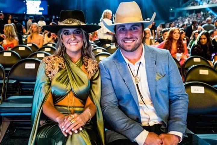 Meet Lainey Wilson Boyfriend, Devlin ‘Duck’ Hodges