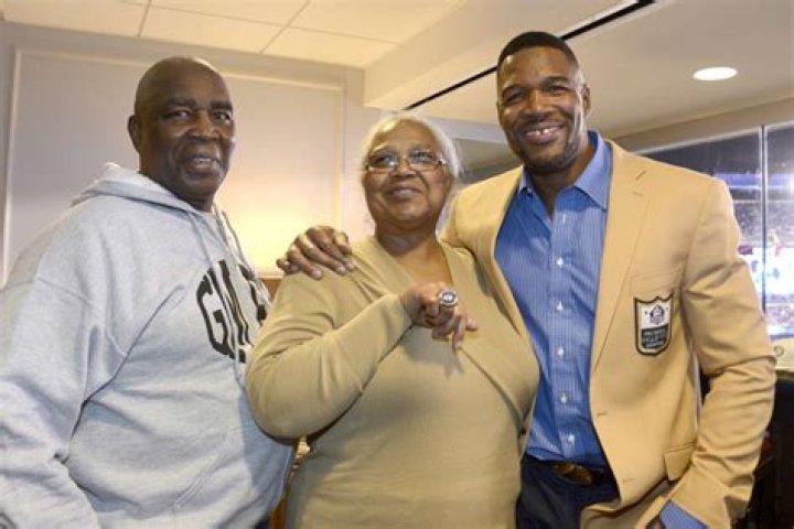 Michael Strahan Parents: Meet Louise Traylor And Gene Willie Strahan