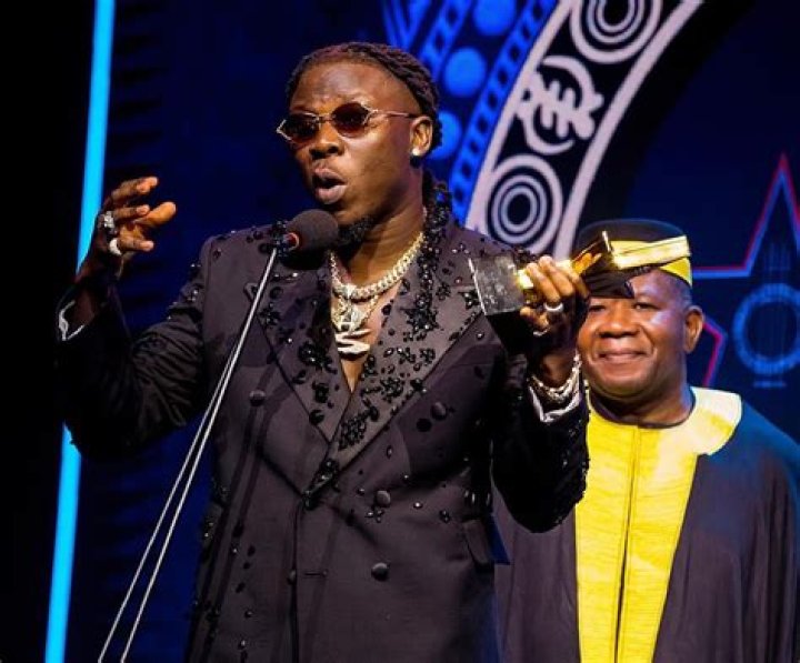 Nigerian LGBT Community Drag Burna Bwoy For His Homophobic Lyrics