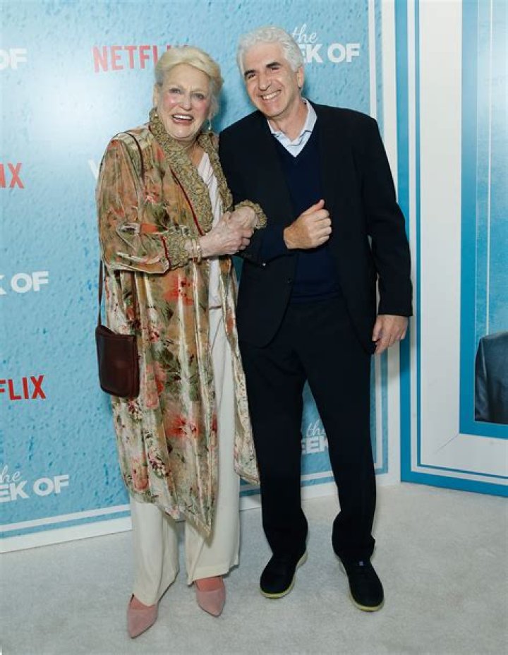 Suzanne Shepherd Net Worth: How rich is Suzanne Shepherd?